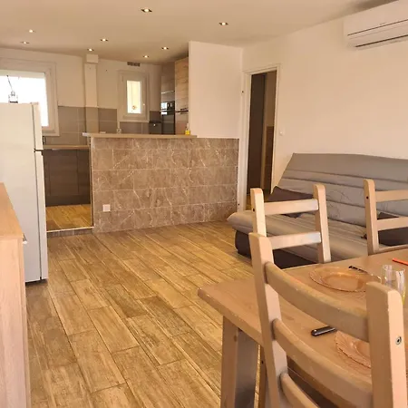 Bel Climatise Avec Terrasse, Piscine Et Garage A 300m De La Plage Du Mole. - Fr-1-249-400 Apartmán Agde